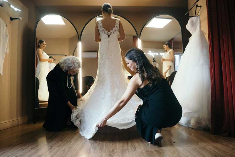 Traumhafte Brautmode – Brautkleid individuell anpassen lassen