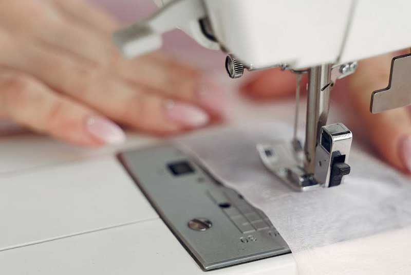 Die zwei wichtigsten Nähte der Nähmaschine